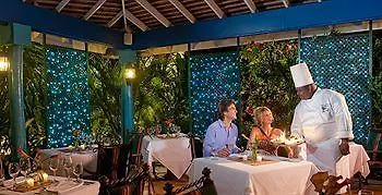 Grand Pineapple Montego Bay Hotel