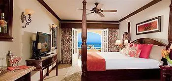Grand Pineapple Montego Bay Hotel 3*,  Jamaica